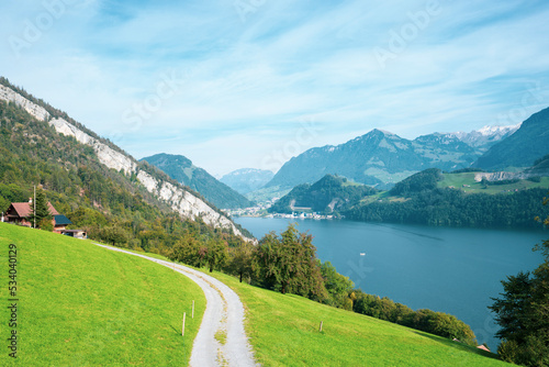 Mount Pilatus and the valley station in Alpnachstad lie in the heart of Switzerland and are very well connected. They are conveniently reached by car, train or boat trip.