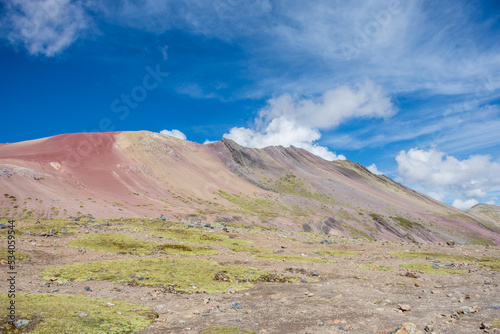 Paisajes camino a la montaña de siete Colores en Vinicunca.