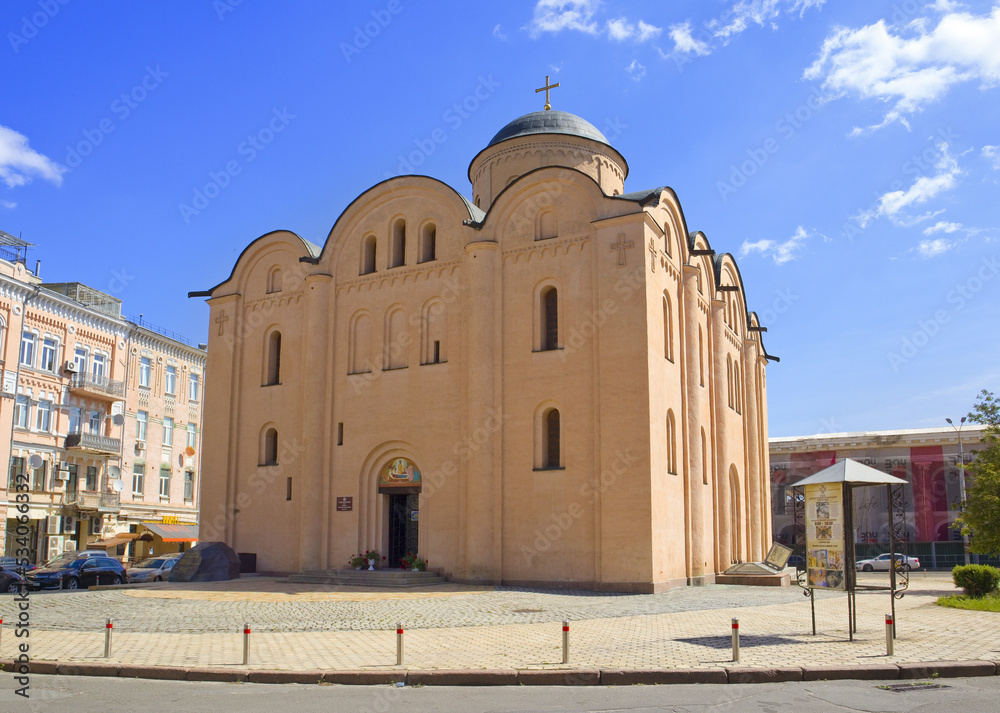 Church of the Assumption of the Blessed Virgin Mary (Mother of God Pirogoshcha) on Podil in Kyiv, Ukraine	
