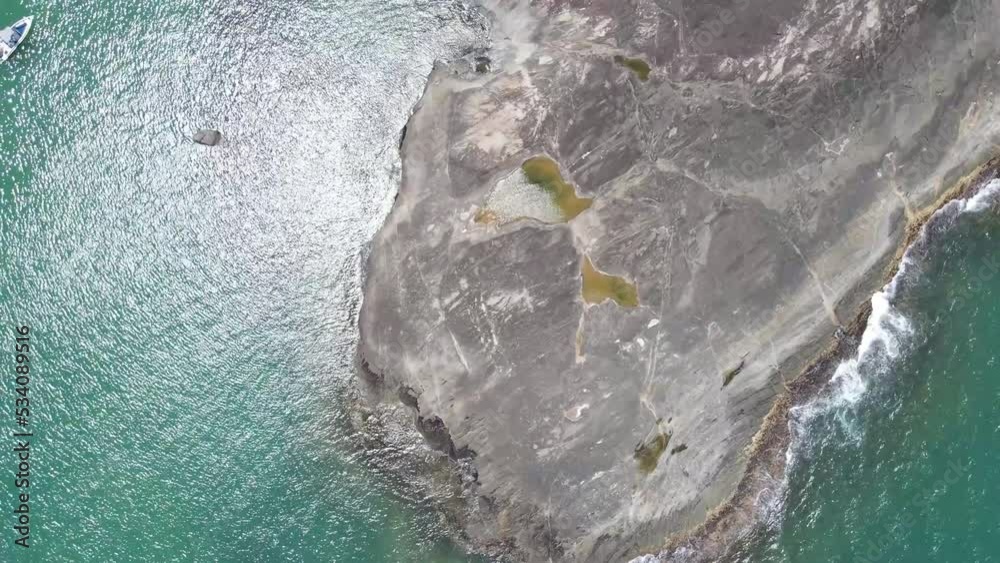 Imagem aérea de drone da praia do morro, da praia da cerca e do condomínio Aldeia da praia em Guarapari a Cidadae Saúde. Destino turístico de milhares de pessoas no verão.