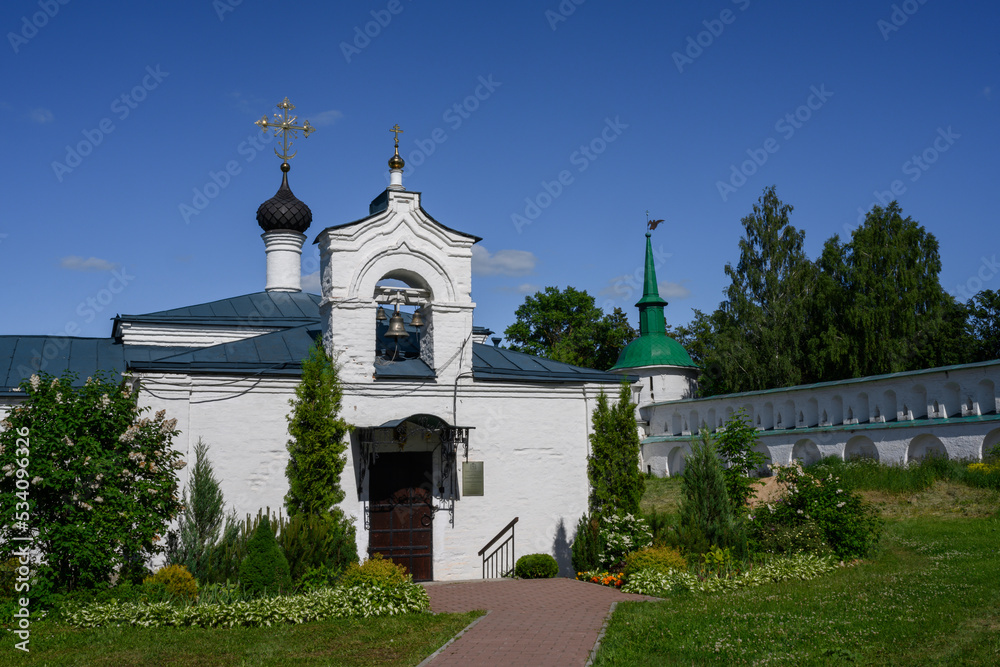 Fototapeta premium Hospital Building of the 16th century (as indicated on the plaque) in Alexandrovskaya Sloboda in Alexandrov, Russia