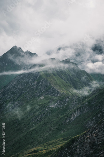 Obraz na płótnie Berglandschaft in den Alpen w salonie