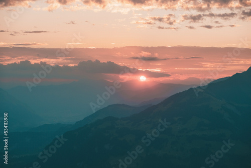Sonnenuntergang in den Bergen © Andrea