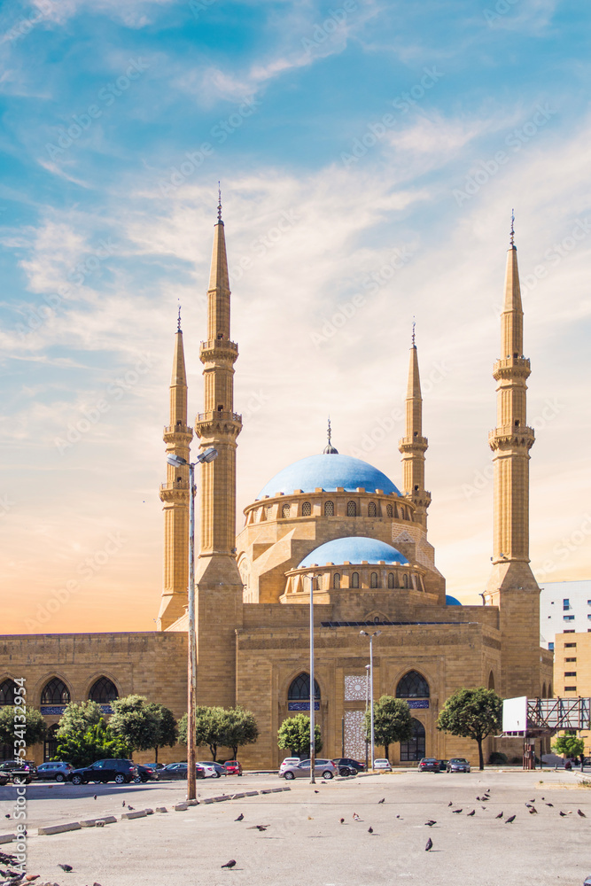 Naklejka premium Beautiful view of Mohammad Al-Amin Mosque and Downtown Beirut, Lebanon