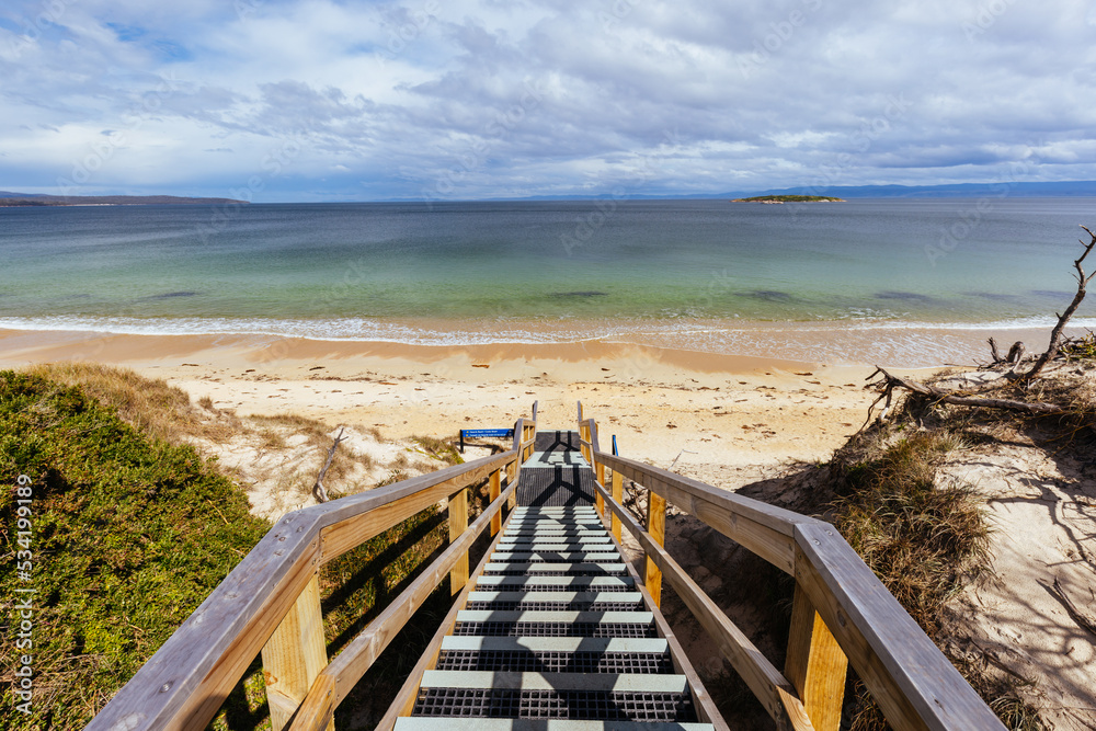 Fototapeta premium Hazards Beach In Freycinet Tasmania Australia