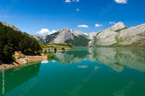 Embalse de Riaño, Riaño, Picos de Europa, Spain