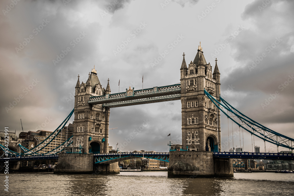 Tower Bridge - obrazy, fototapety, plakaty 