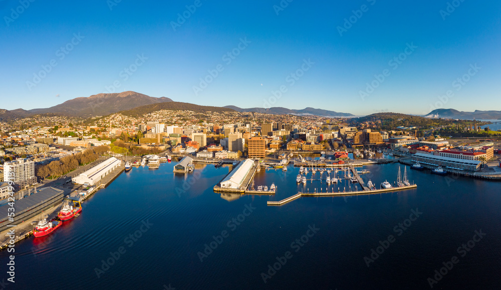 Hobart CBD and Waterfront in Tasmania Australia - obrazy, fototapety, plakaty 