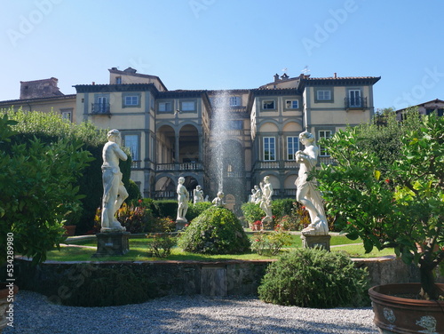 fountain in the garden, palazzo Pfanner, Lucca