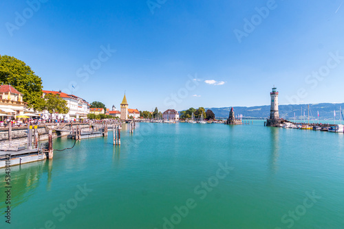 Hafen mit Leuchtturm und Bayrischem Löwen in Lindau am Bodensee