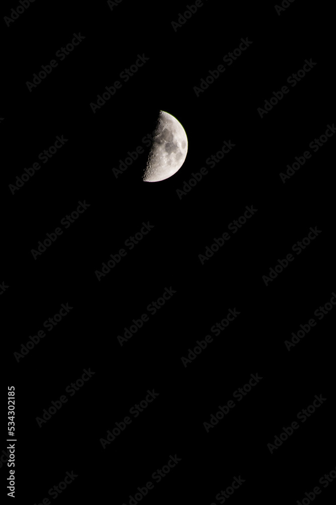 Moon and its growth in the fourth quarter Moon and its growth in the fourth quarter