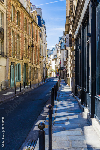 Narrow streets in Europe while sightseeing and traveling © MaryHerronPhoto