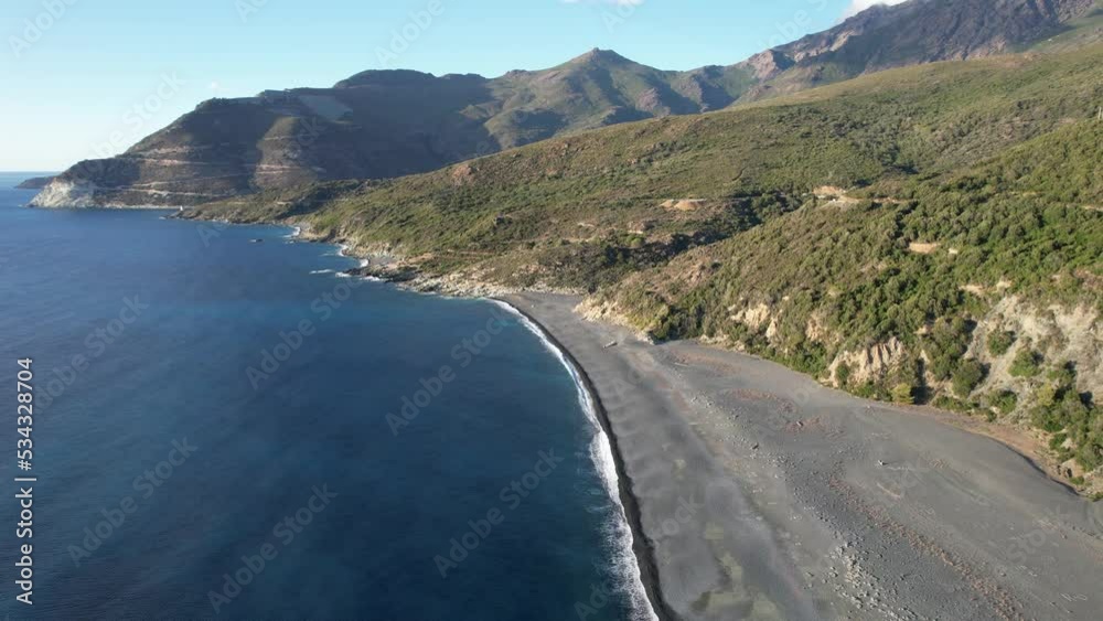 un bout de la plage noire de Nonza - Cap Corse un bout de la plage noire de Nonza - Cap Corse