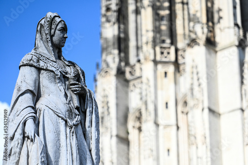 Belgique Brabant flamand Malines Mechelen statue Marguerite d'Autriche cathedrale photo