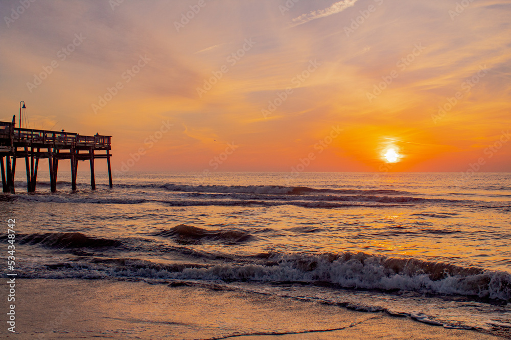 Naklejka premium sunrise on the beach