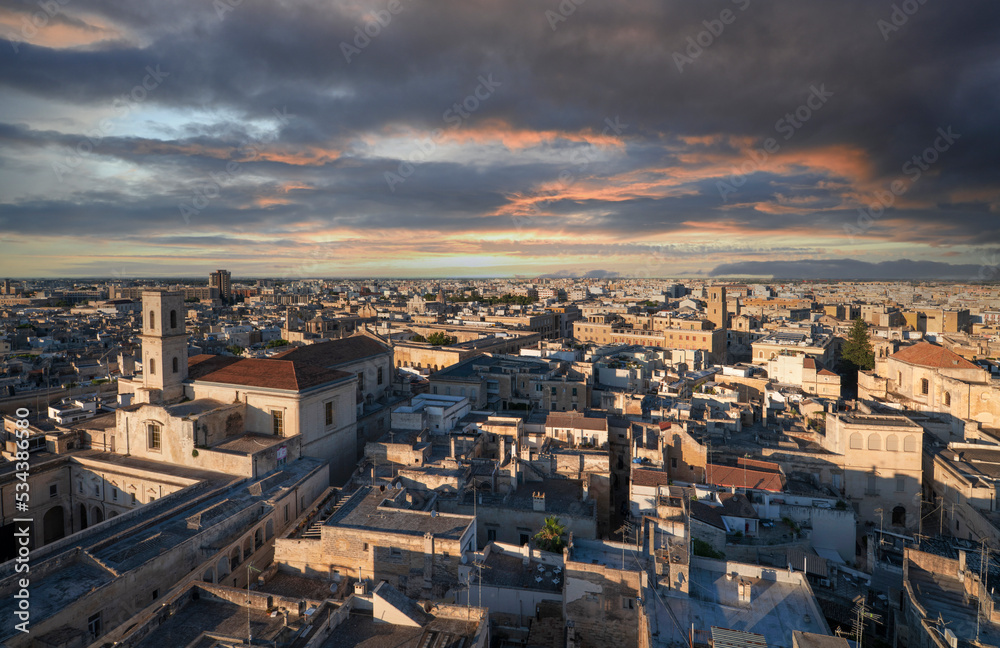 Lecce dall'alto all'alba