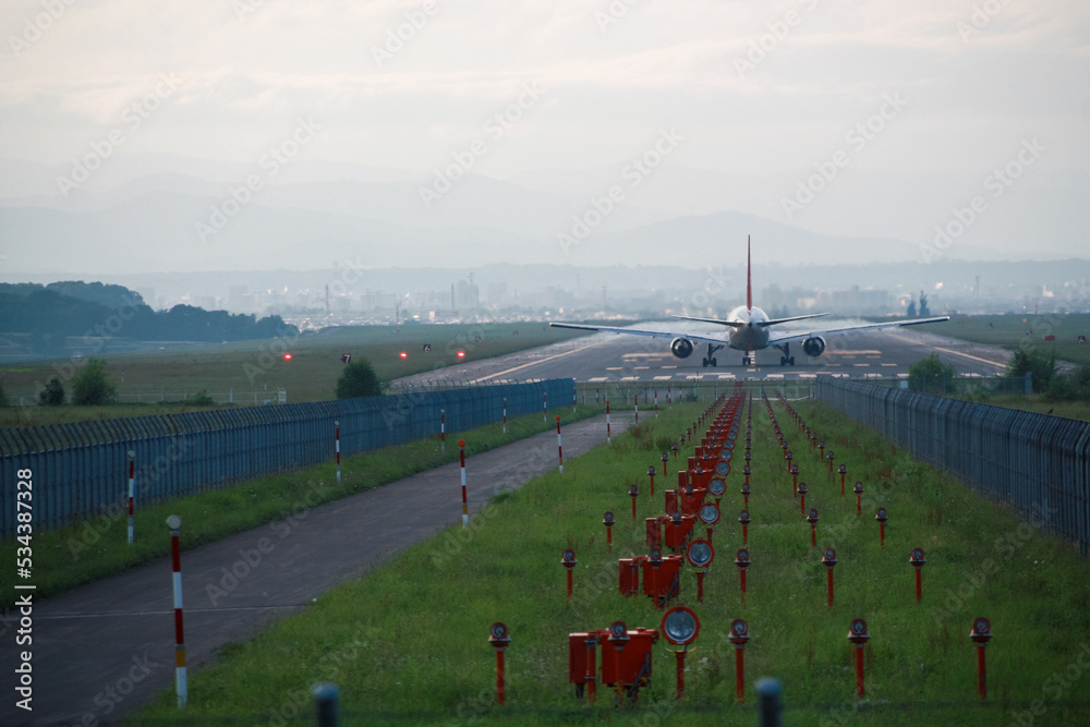 離陸する飛行機 Stock Photo Adobe Stock