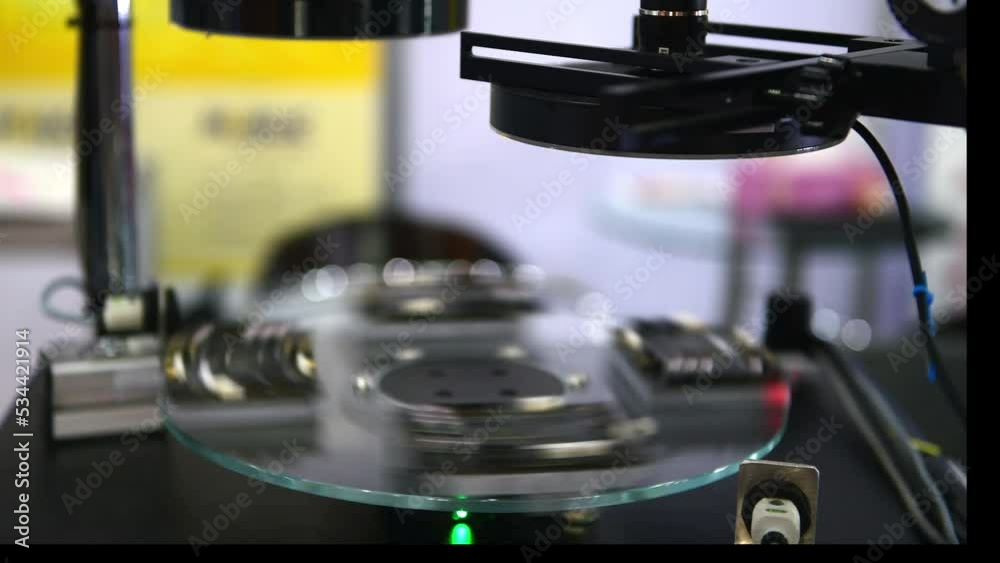 Multi sensor vision CMM machines for inspection high precision chip components on pcb board during working in industrial