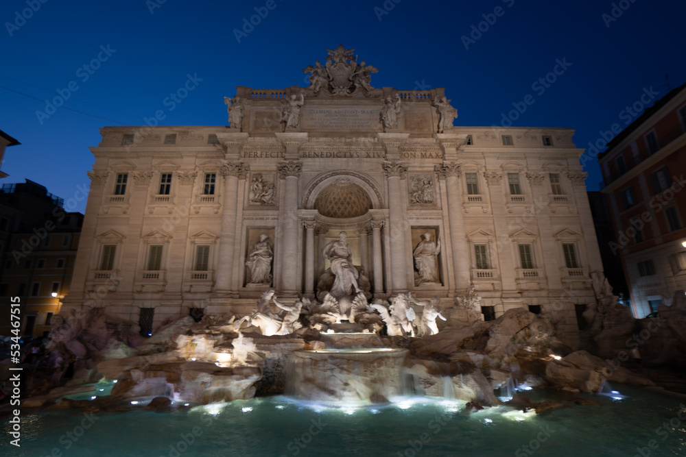 Huge trevi fountain in Rome, Italy