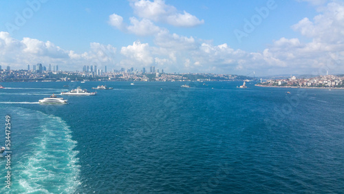 Istanbul vista dal Bosforo photo