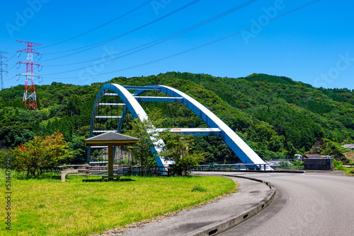 五ケ瀬川に架かる神話街道の上崎橋（宮崎県延岡市）