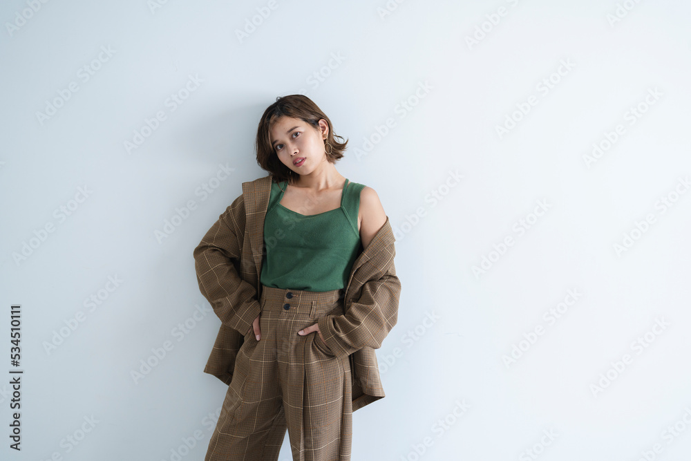 クールな女性 クールな女性
