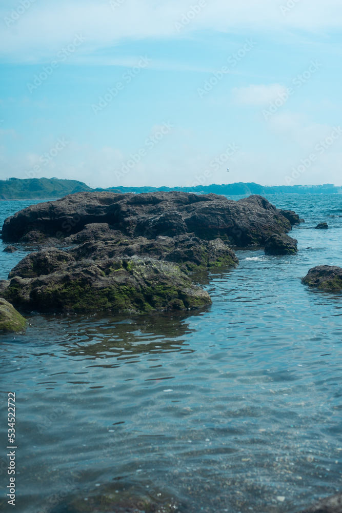 海と岩