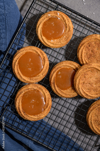 Biscuits with salted caramel photo