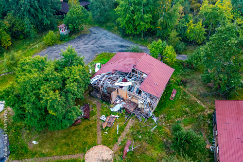 Ukraine War Babushkin Sad Hotel | Ukraine Krieg - Zerstörtes Hotel in Kiew aus der Luft photo