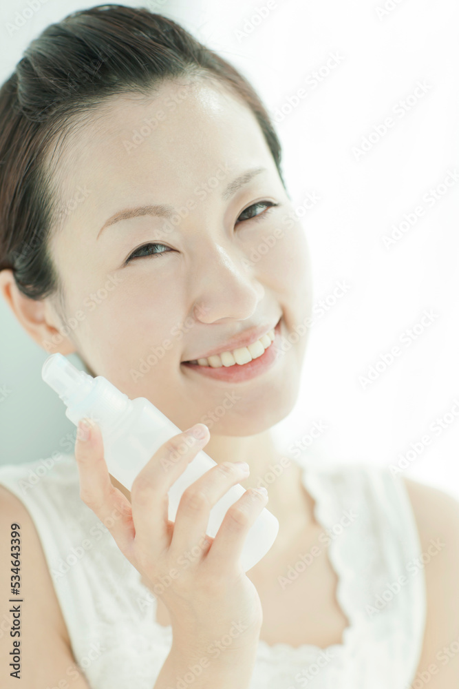 若い女性 スキンケア 若い女性 スキンケア