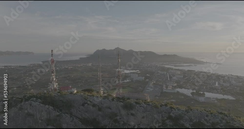 Alcudia Montañas antenas repetidor tv estilo holliwood 50fps (Formato D-log para edición y corrección de color profesional)
 photo