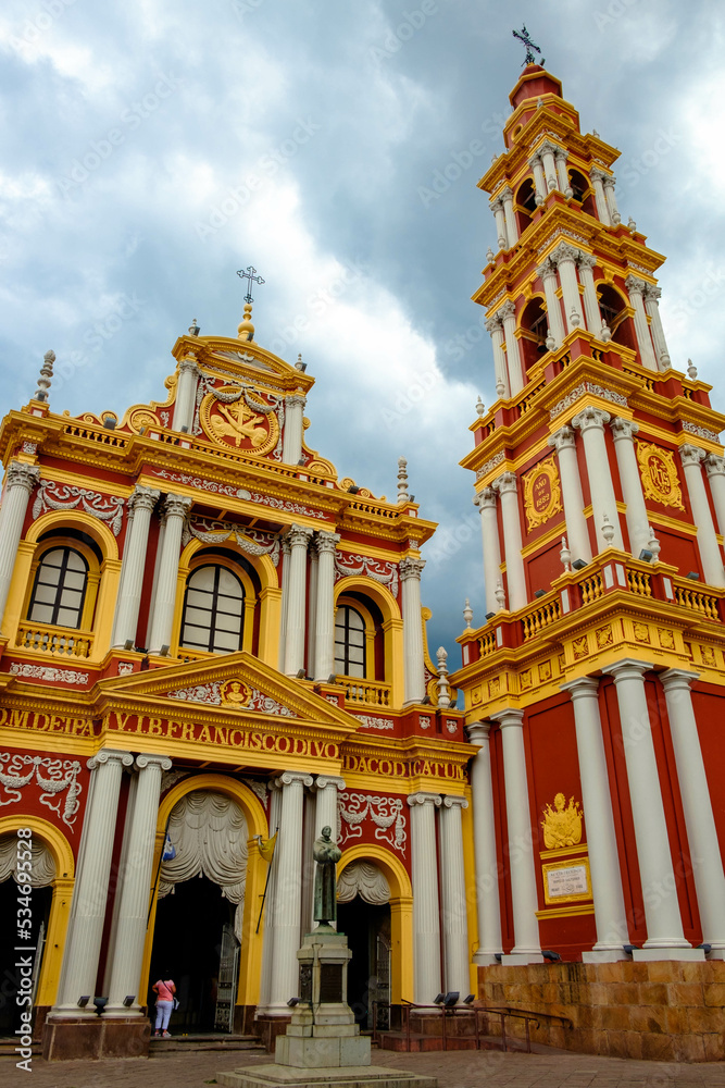 The basilica of Saint Francis is a must see monument when you visit Salta. This is an example of beautiful colonial architecture.