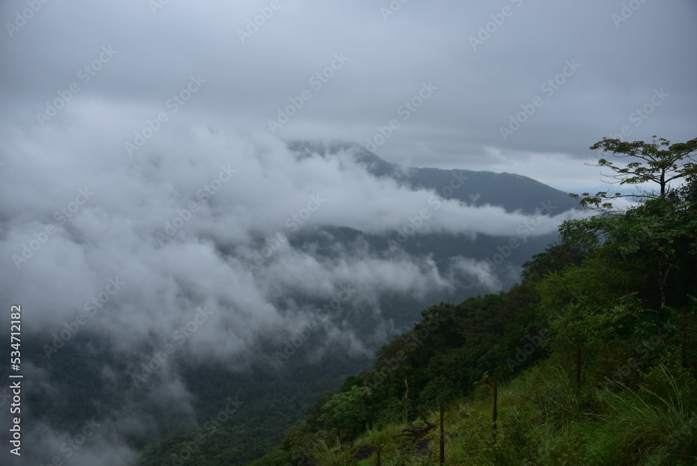 Obraz premium Bisle view point, Sakleshpura hill station, Karnataka, India