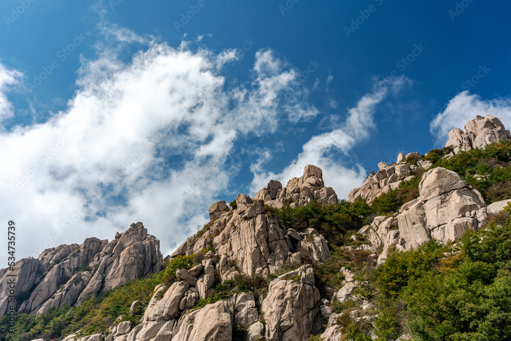 The beautiful natural scenery of Laoshan Mountain in Qingdao The beautiful natural scenery of Laoshan Mountain in Qingdao