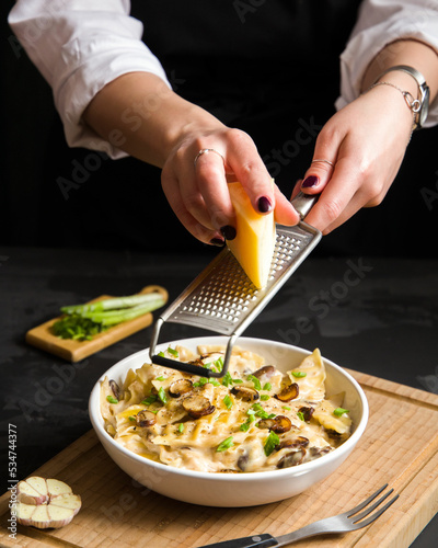 Pasta with mushrooms and cheese