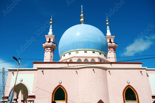 Canvas Print Une mosquée neuve dans le quartier des Mamelles à Dakar, Sénégal, Afrique, Septe