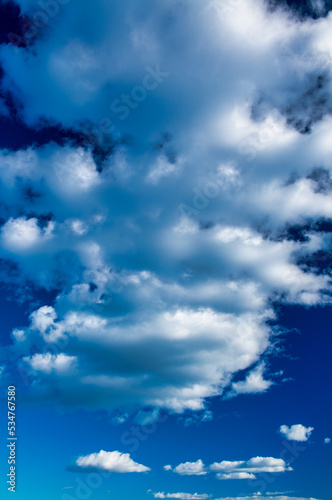 Fototapeta Naklejka Na Ścianę i Meble -  Beautiful clouds against the blue daytime sky