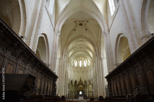 Choeur de l'abbatiale de Pontigny en Bourgogne. France