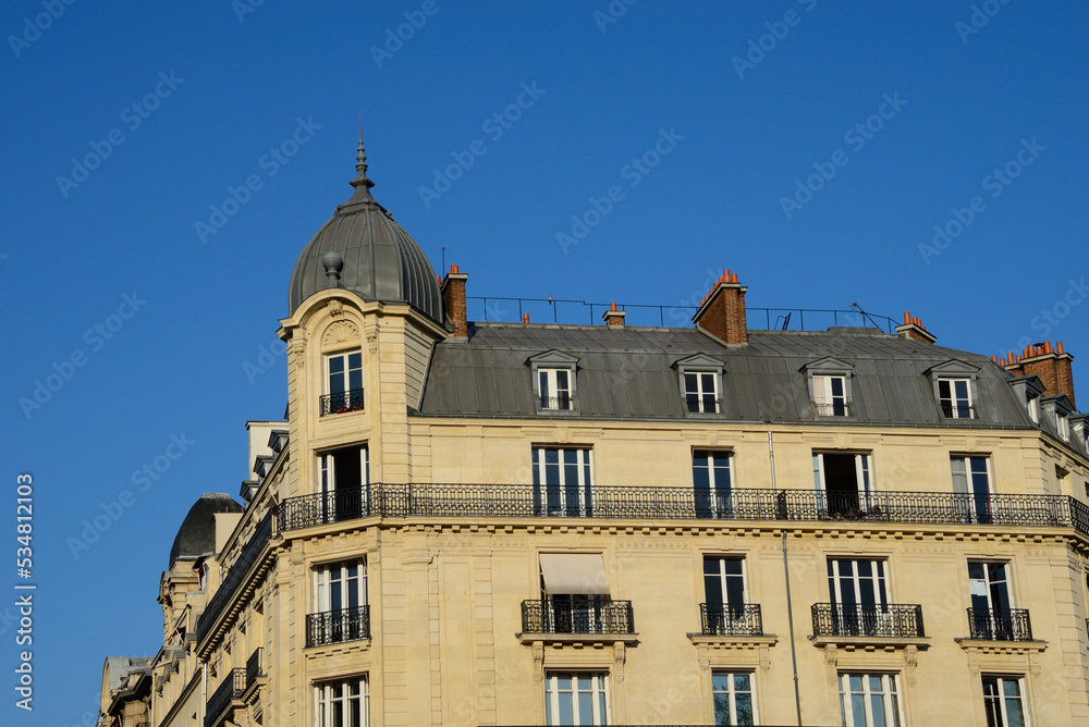 Immeuble haussmannien à Paris 