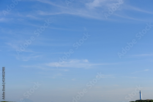 爪木崎灯台と青い空