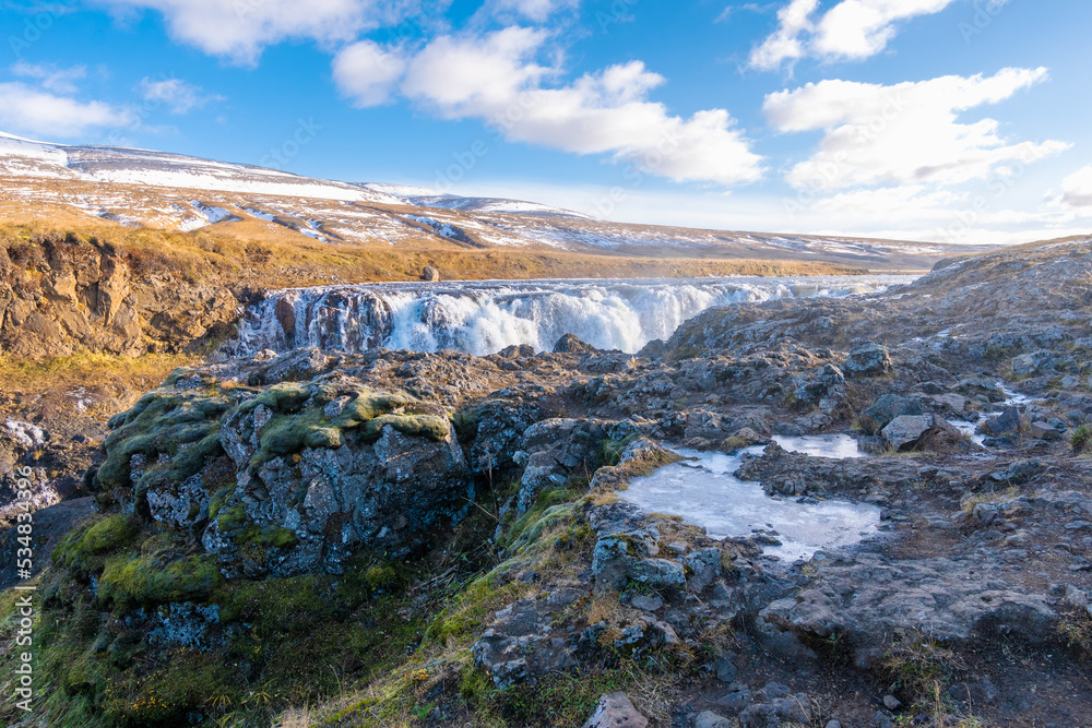 der unglaubliche Kolugljúfur Canyon auf Island mit seinen tiefen Schluchten