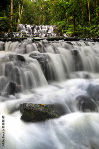 Fototapeta Naklejka Na Ścianę i Meble -  Beautiful of waterfall Sam lan waterfall, Namtok Samlan National Park, Saraburi, Thailand.