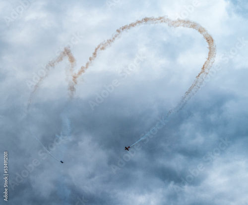 un coeur dans le ciel  voltige aerienne