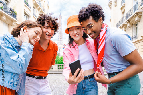 Photography Multiethnic group of young happy teens friends bonding and having fun while visi