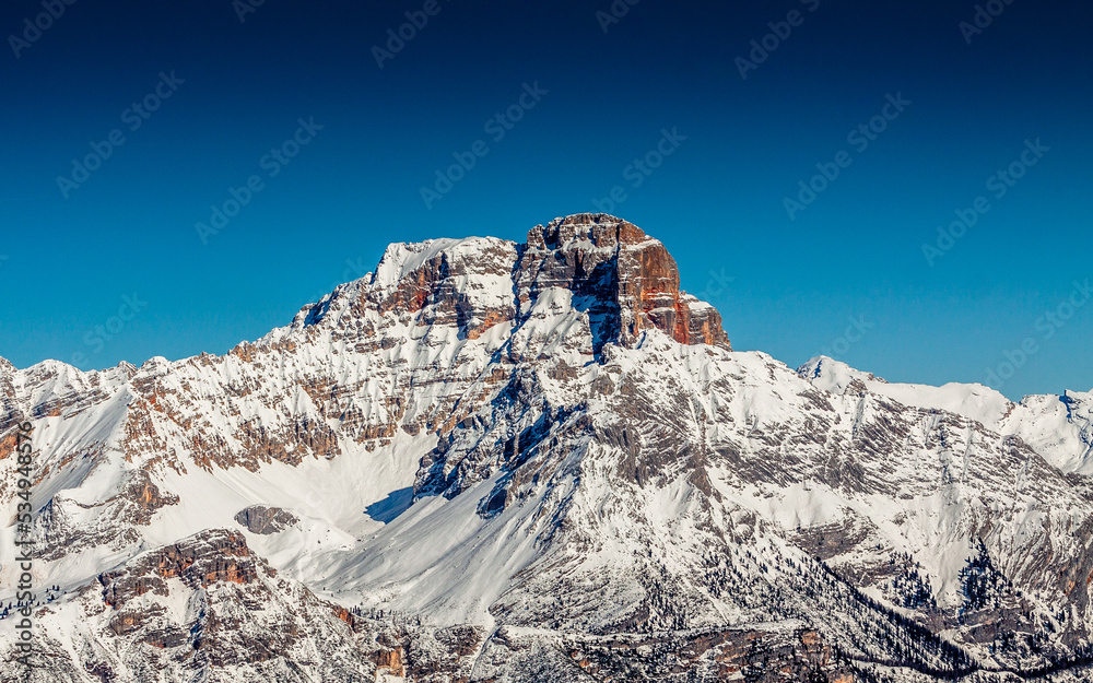 zima w dolomity krajobraz górski