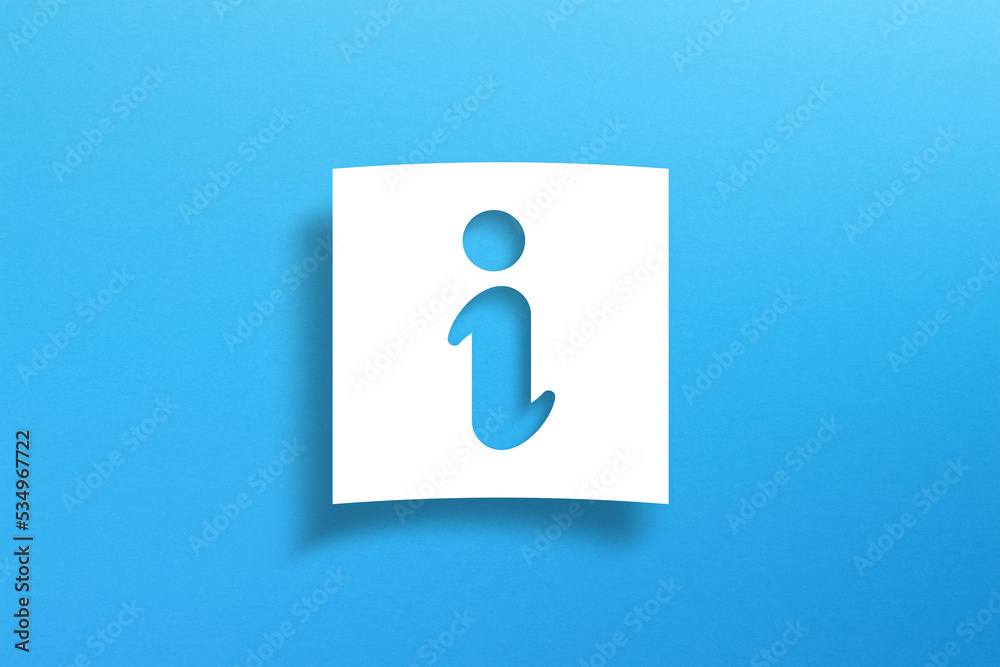 Note paper and information sign with copy space on blue background - obrazy, fototapety, plakaty 