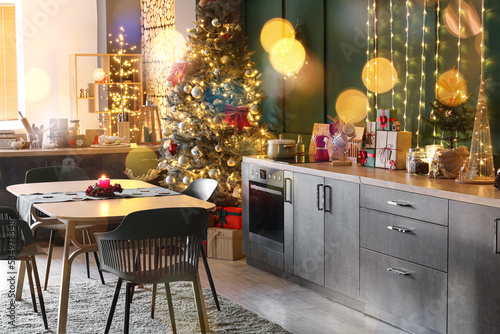 Beautifully decorated kitch...