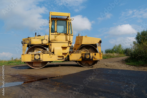 Road roller - compactor-type engineering vehicle used to compact soil or asphalt