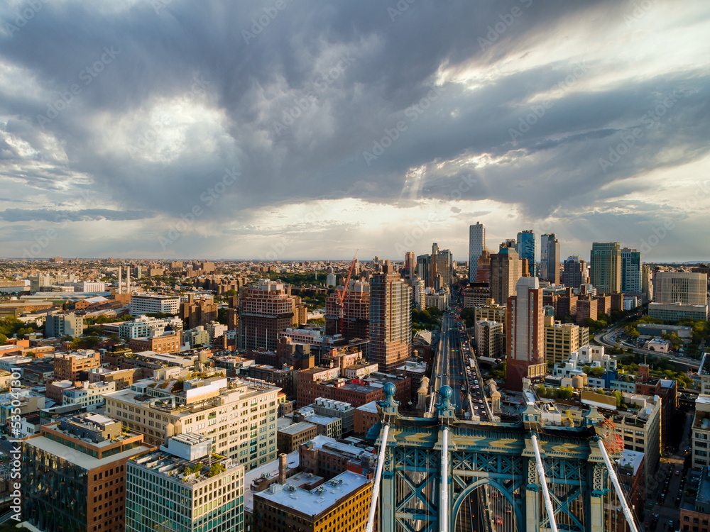 Obraz premium Skyline Brooklyn downtown on the Hudson River in New York cityscape America an aerial view