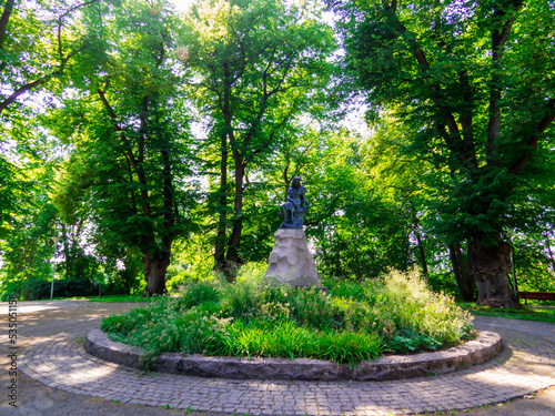 Statue of Linda, Tallinn, Eston photo